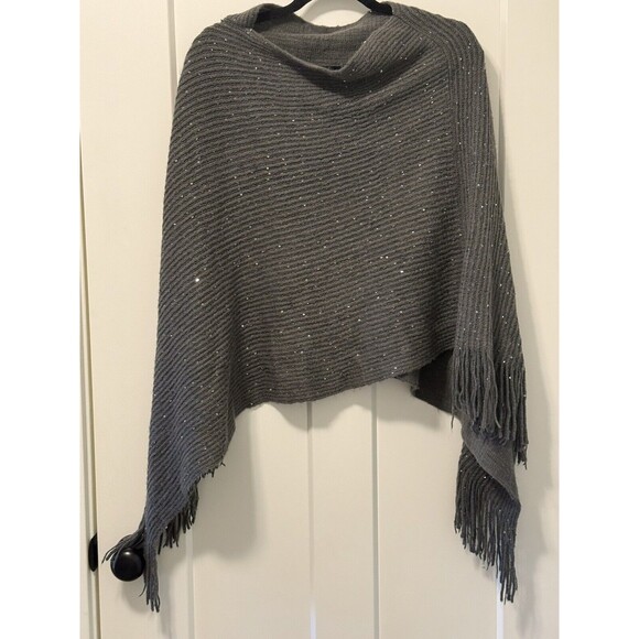 Style 101 Gray knit shawl Fringe and sequins - Picture 1 of 3